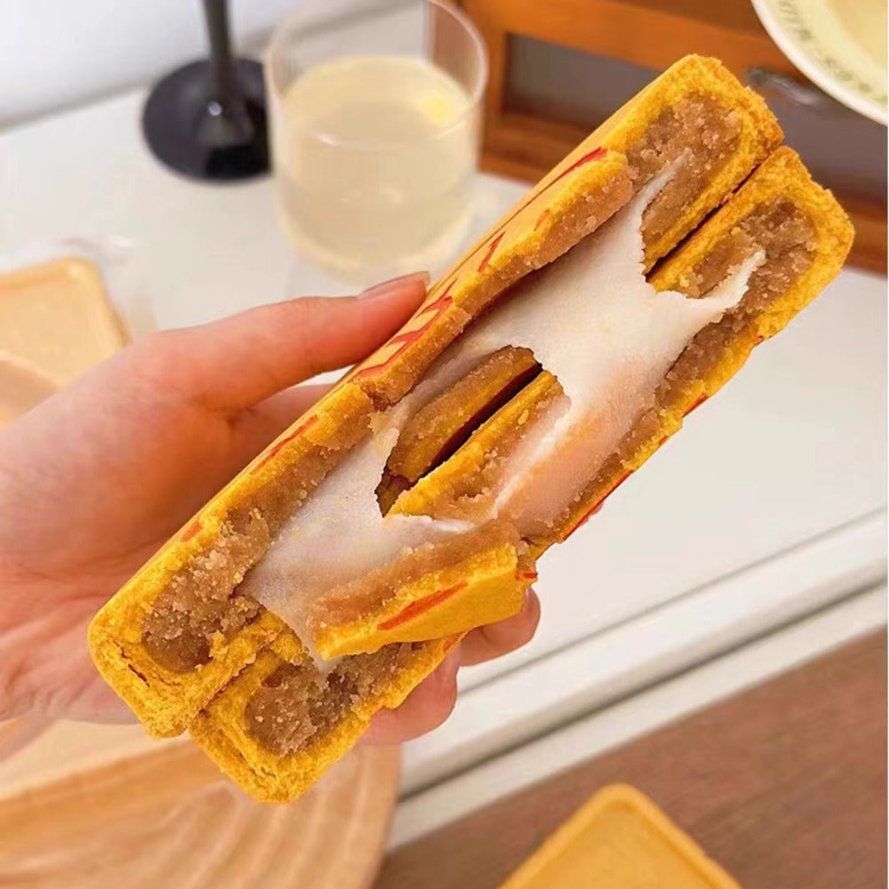 DL-Large-Mooncake-–-Red-Bean-&-Salted-Egg-Yolk-Flaky-Pastry-490g-3