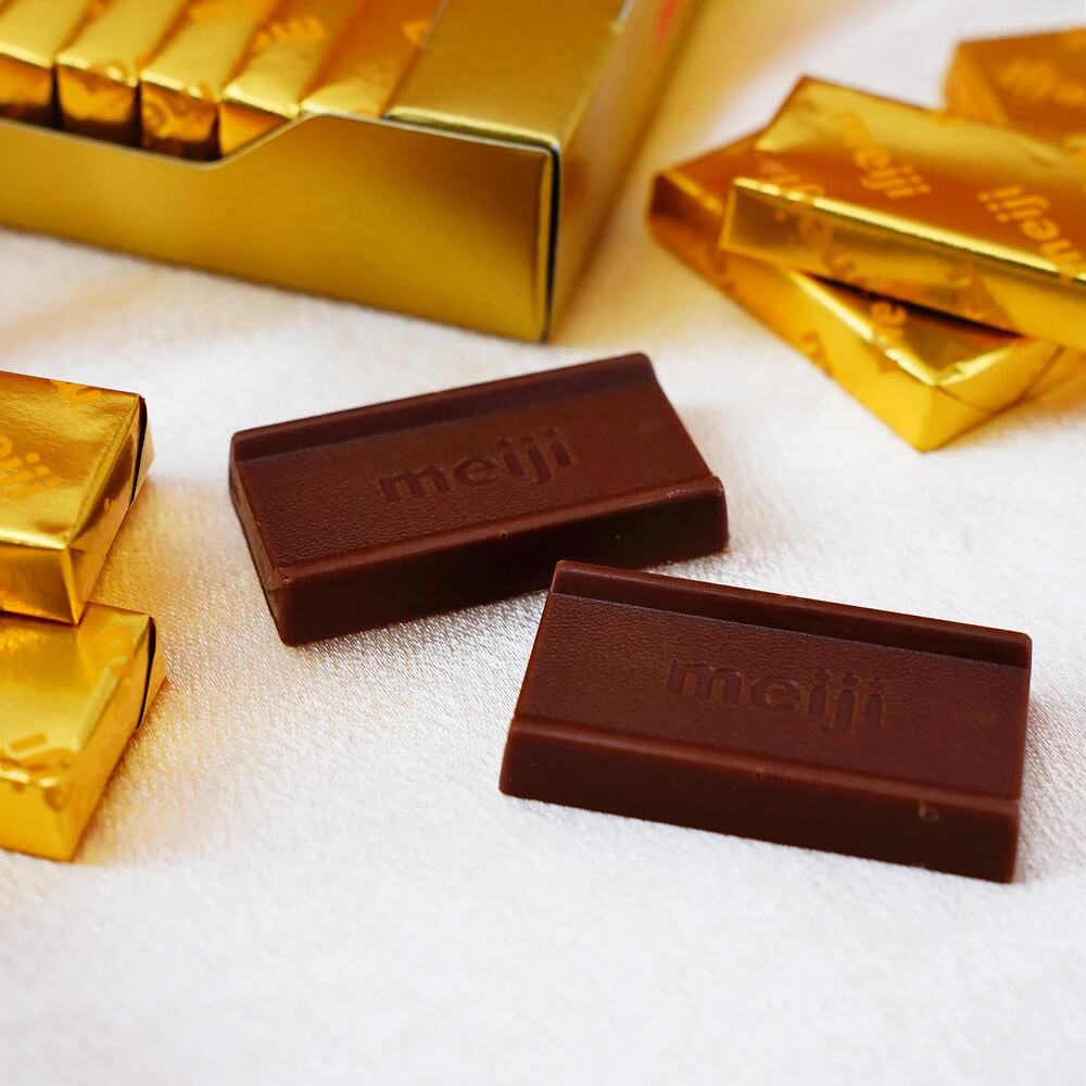 Meiji-Himilk-Milk-Chocolate-120g-–-26-Blocks---Individually-Wrapped-2