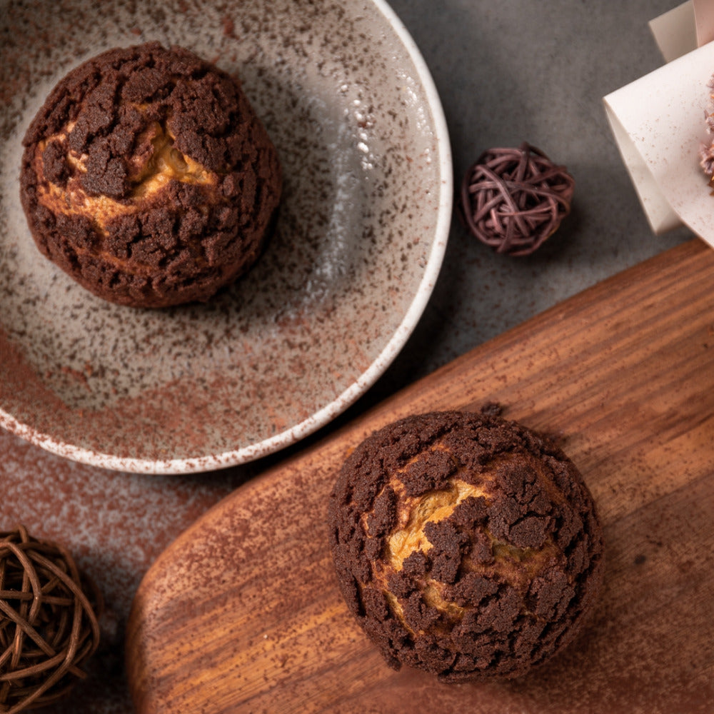 Frozen-Chocolate-Cream-Puffs-(Choux)-with-Crunchy-Cookie-Crust-–-6-Pieces,-360-g-4