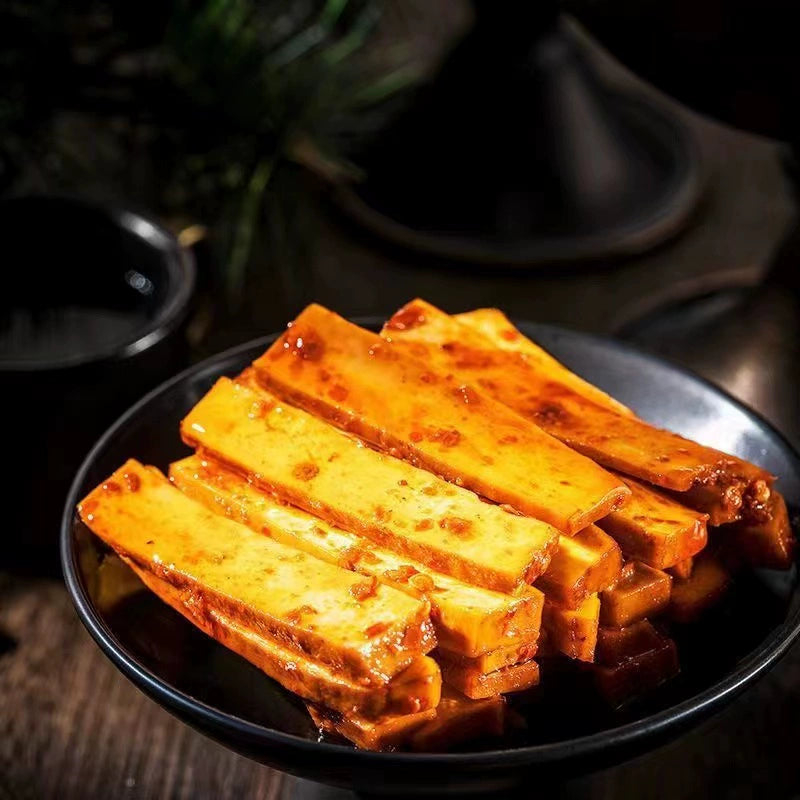 LaiYiFen-QQ-Spicy-Flavoured-Soybean-Snacks-125g-1