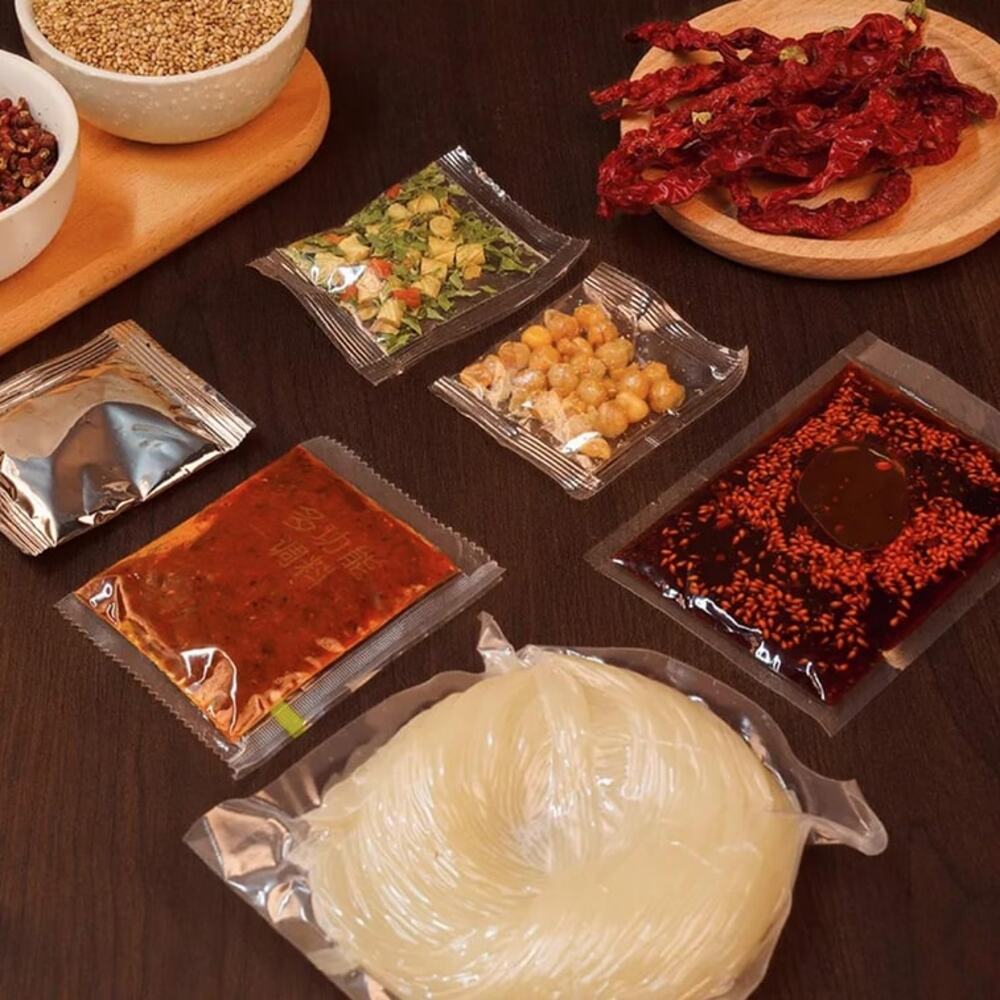CheChe-Shaanxi-Youpo-Lazi-Chili-Oil-Rice-Noodles-–-200g-3