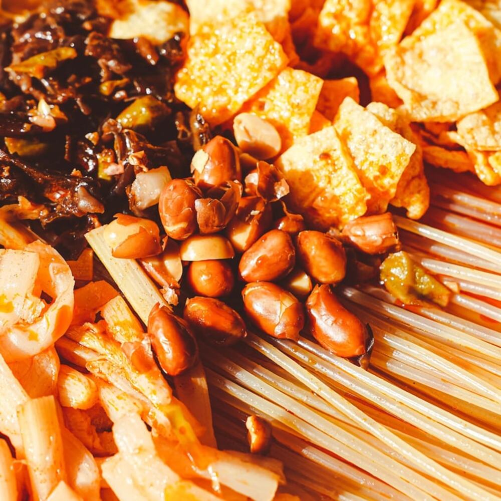 Luobawang-Liuzhou-Luosifen-(Perilla-Flavor)-360g---River-Snail-Rice-Noodle-Soup-Kit-3