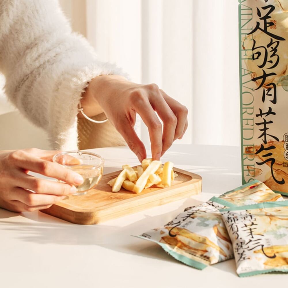 Cha-Yan-Yue-Se-Jasmine-Tea-Crispy-Potato-Sticks-20g-–-Light-Crispy-Fries-Snack-4