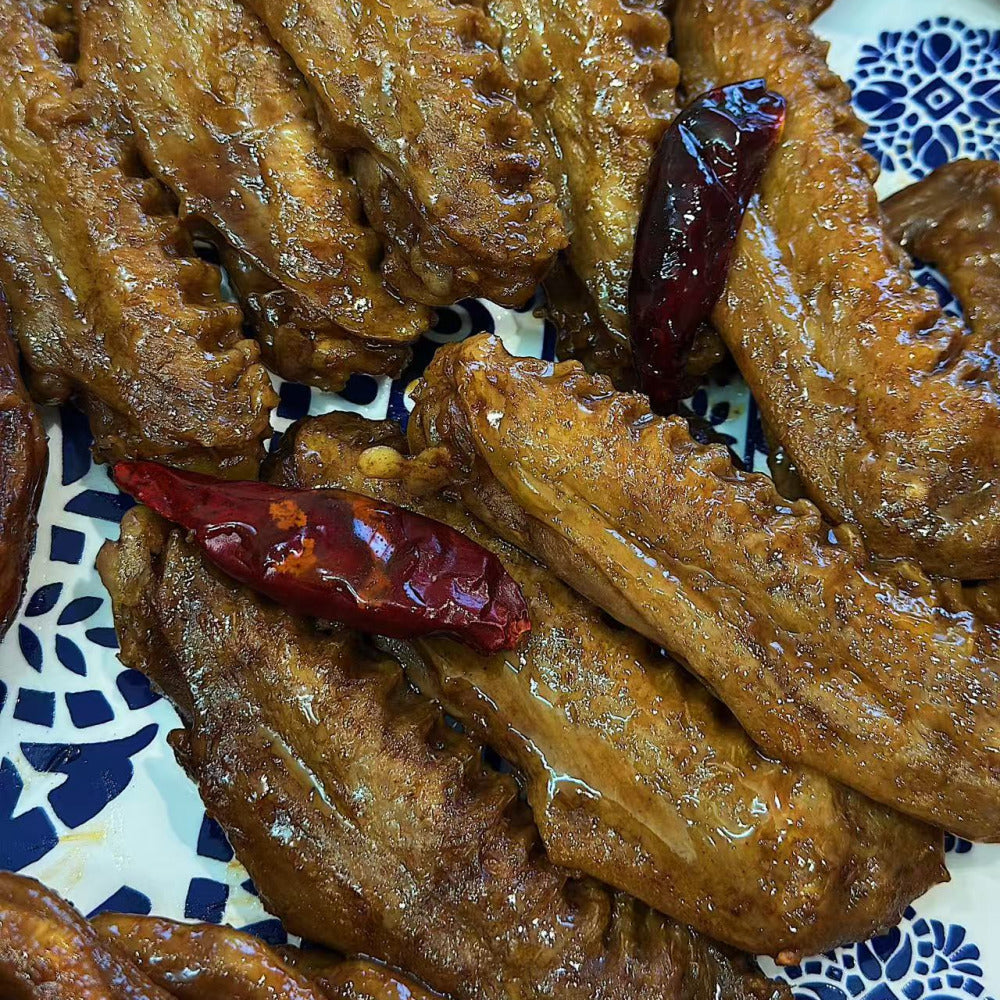 Lao-Hankou-Spicy-Soy-Braised-Duck-Neck-&-Wing-Assortment-(Frozen)-–-1kg-4