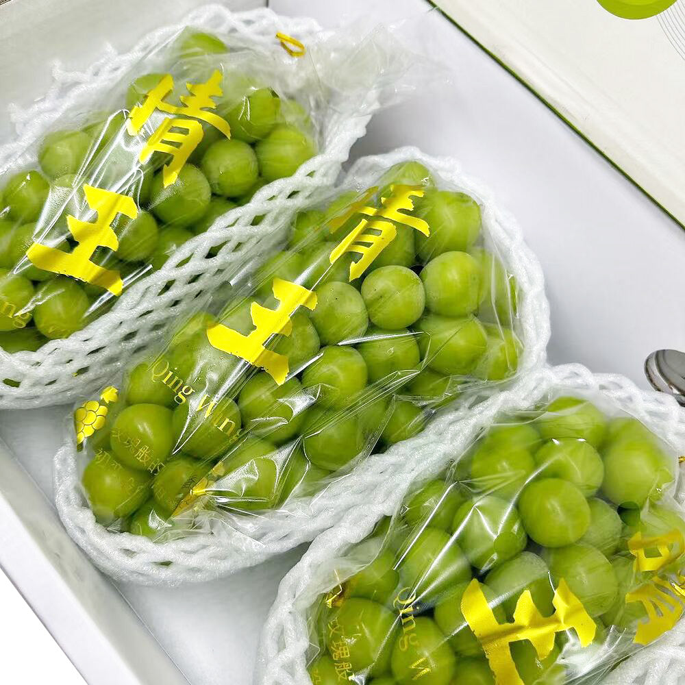 shine-muscat-grapes-gift-box-china-approx-3-kg-seedless-no-peel-2